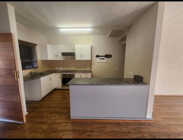 2 BEDROOM TOWNHOUSE FOR SALE IN PIERRE VAN RYNEVELD